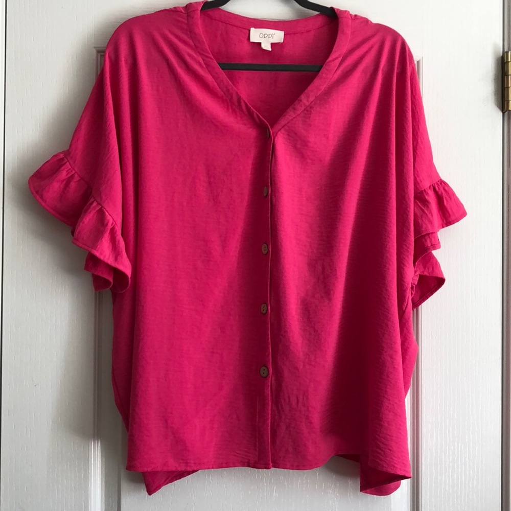 ♥️Oddly M/L top in Hot Pink♥️